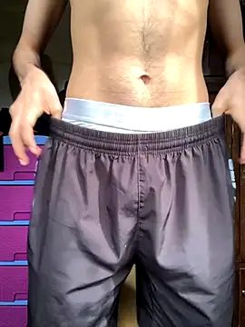 Axel-Mejia online show from October 27, 2025, 7:40 pm