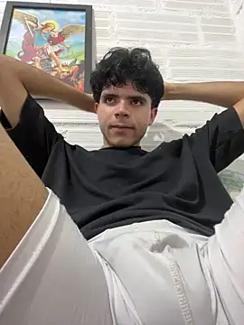 Axel-Mejia online show from November 14, 2025, 2:32 am