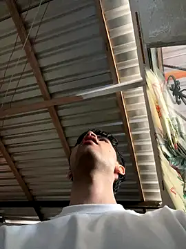 Axel-Mejia online show from November 28, 2025, 8:11 pm