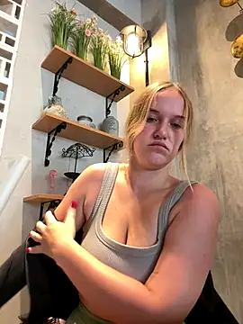 Snapshot of slimthickgoddess chatting on December 4, 2025, 4:11 am slimthickgoddess online show from December 4, 2025, 4:11 am