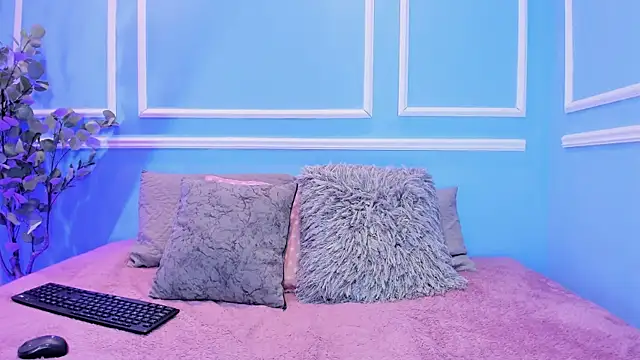 sofiagomez   online show from October 3, 2025, 7:22 pm