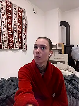 HoneySquirrel online show from October 18, 2025, 7:14 pm