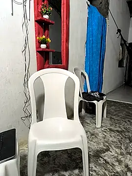 giannis090 online show from October 4, 2025, 5:27 am