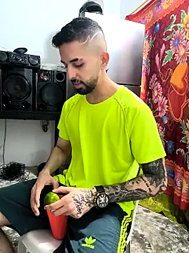 giannis090 online show from November 1, 2025, 10:23 pm