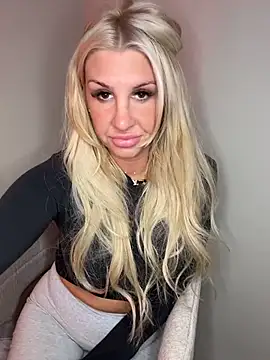 Snapshot of kimmyxxx69 chatting on October 26, 2025, 6:47 pm kimmyxxx69 online show from October 26, 2025, 6:47 pm