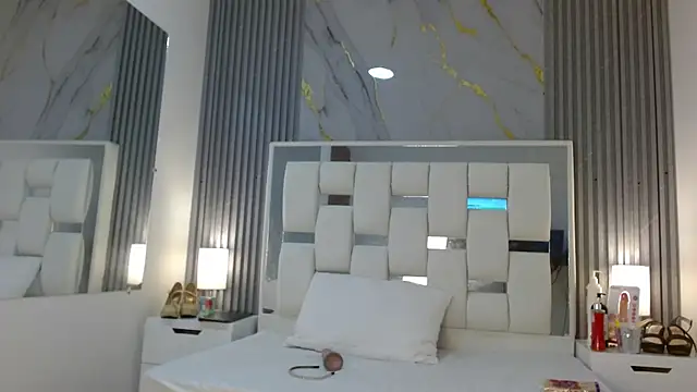 VanessaHard as online show from September 27, 2025, 7:30 pm