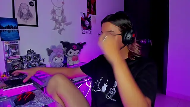 KeitaMoon online show from March 4, 2026, 1:33 am