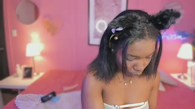Annia DH online show from September 19, 2025, 8:42 pm