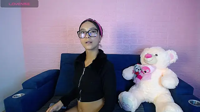 Snapshot of Natasha_evans18 chatting on November 13, 2025, 3:27 am Natasha evans18 online show from November 13, 2025, 3:27 am