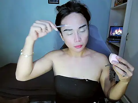 YourNikkieXxx online show from January 19, 2026, 11:25 am