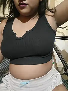 Snapshot of Malikaa-baby5 chatting on June 14, 2026, 8:00 pm Malikaa-baby5 online show from June 14, 2026, 8:00 pm
