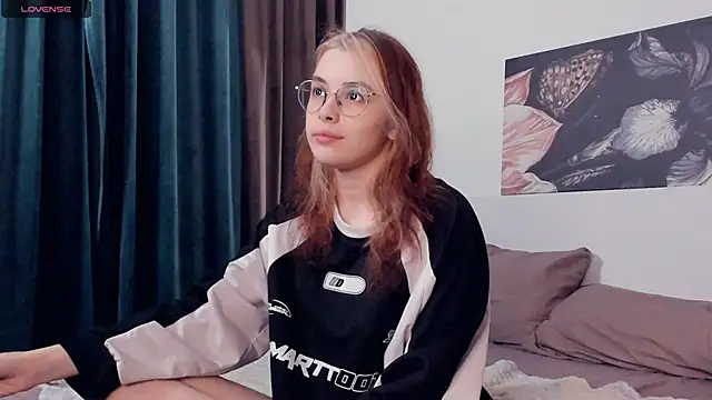 VedaSchulz online show from October 5, 2025, 6:50 pm