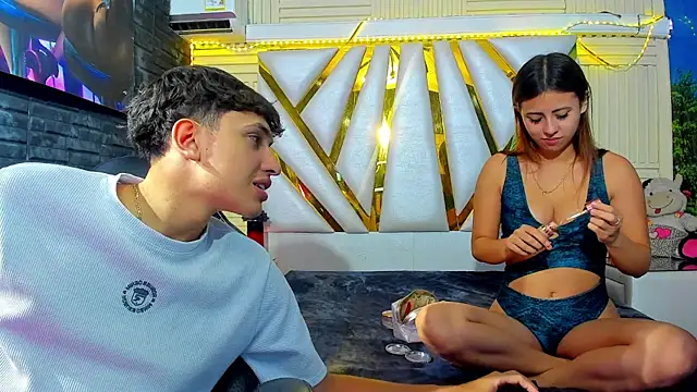 ChanellandMax online show from November 24, 2025, 1:22 pm