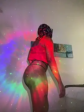 nakeddee online show from May 14, 2026, 10:33 am