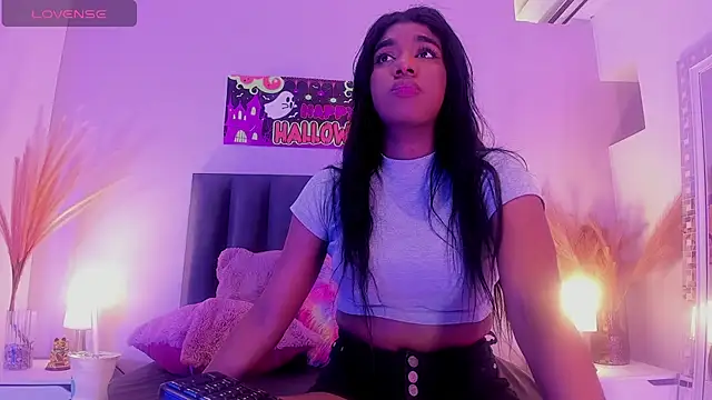 KendraChavez  online show from October 21, 2025, 9:59 pm