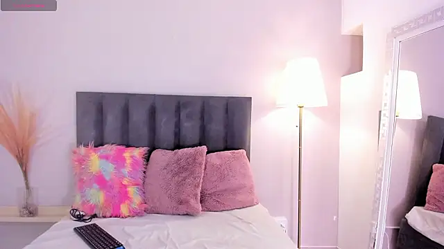 KendraChavez  online show from January 9, 2026, 9:49 pm