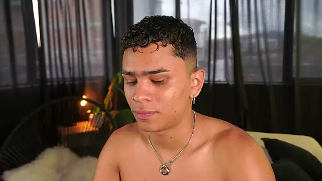 Snapshot of ErosWild_ chatting on February 2, 2026, 7:56 pm ErosWild online show from February 2, 2026, 7:56 pm