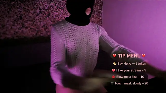 Snapshot of MaskedSeductress chatting on October 5, 2025, 7:56 pm MaskedSeductress online show from October 5, 2025, 7:56 pm