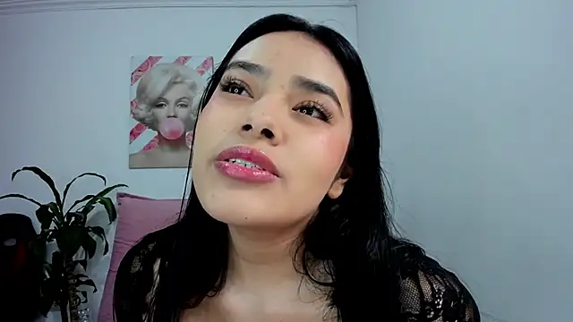 valeria millers online show from December 19, 2025, 2:24 pm