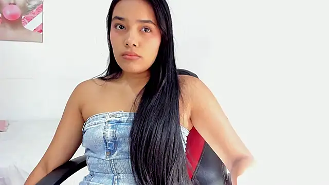 Snapshot of valeria_millers chatting on May 5, 2026, 2:25 pm valeria millers online show from May 5, 2026, 2:25 pm