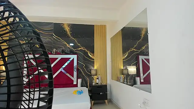 VioletRose as online show from October 30, 2025, 7:14 pm