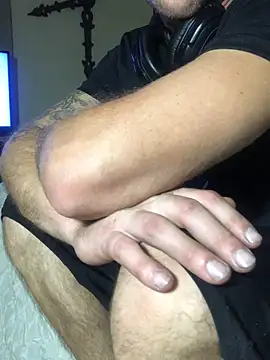 IsAparty online show from September 16, 2025, 3:40 am