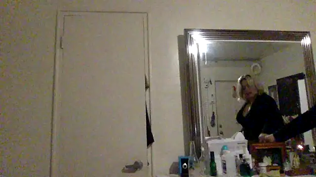 toomuchofafreak online show from March 17, 2026, 1:10 am