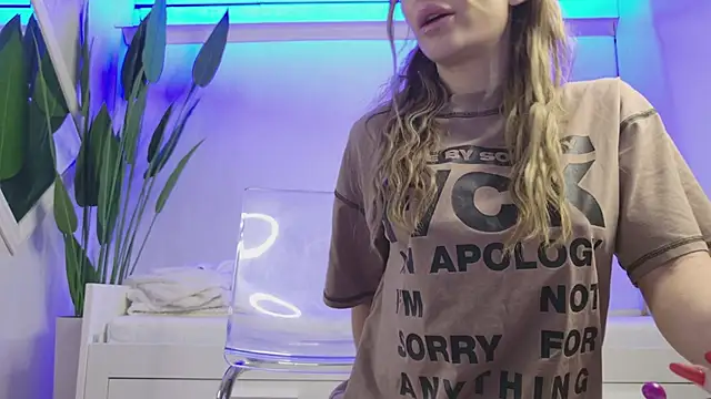 KaseyQuinn  online show from March 19, 2026, 8:24 pm