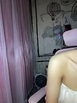 TiNa 04 online show from December 16, 2025, 12:26 am