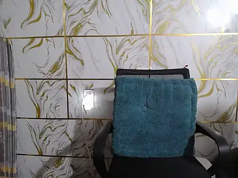 Lyzizi lovely09 online show from April 1, 2026, 1:17 am