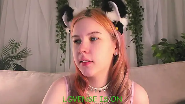 ElizSpieth online show from October 13, 2025, 1:05 am