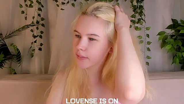 ElizSpieth online show from November 11, 2025, 1:38 am