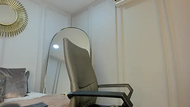 CharlotteBrownn  online show from September 20, 2025, 12:22 am