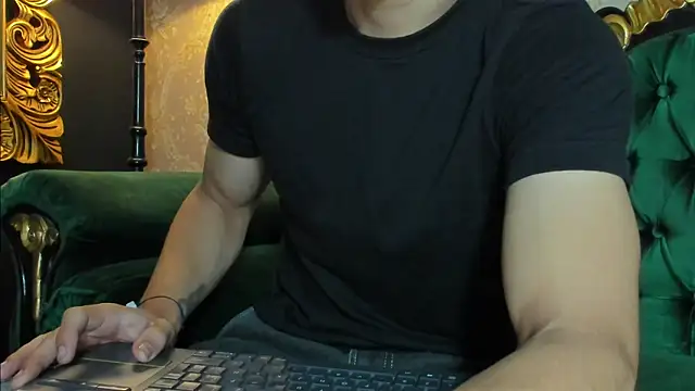Snapshot of AlessandroKiing chatting on July 9, 2026, 10:25 pm AlessandroKiing online show from July 9, 2026, 10:25 pm