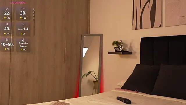 izzyvega   online show from June 11, 2026, 1:27 am