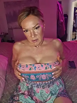 Sugarloveless online show from April 27, 2026, 7:56 pm
