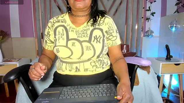 Snapshot of mya_blaze chatting on September 13, 2025, 4:01 am mya blaze online show from September 13, 2025, 4:01 am