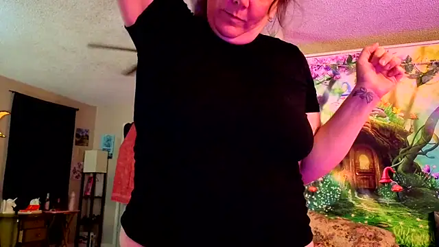 Snapshot of Princess__Kitty__ chatting on October 5, 2025, 11:02 pm Princess Kitty online show from October 5, 2025, 11:02 pm