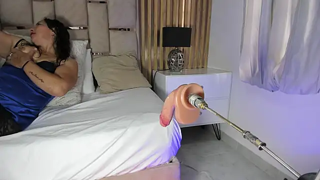 Luna Naughty1 online show from October 4, 2025, 7:23 pm