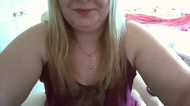 Snapshot of arianamodel4you chatting on September 17, 2025, 5:36 pm arianamodel4you online show from September 17, 2025, 5:36 pm