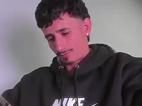 Damartinez27 online show from February 26, 2026, 6:12 am