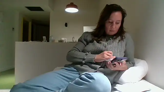 ALICAINWONDERLAND online show from October 13, 2025, 8:09 pm