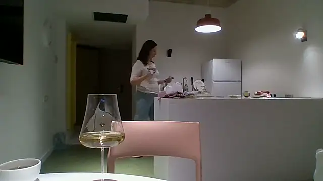 ALICAINWONDERLAND online show from October 17, 2025, 5:59 pm