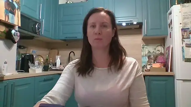 ALICAINWONDERLAND online show from December 2, 2025, 6:03 pm