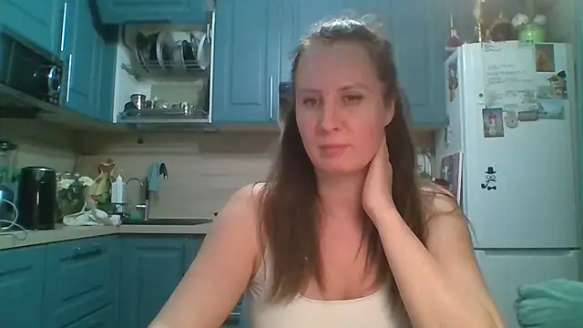 ALICAINWONDERLAND online show from April 13, 2026, 8:03 pm