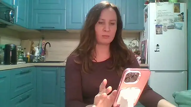 ALICAINWONDERLAND online show from April 19, 2026, 5:34 pm