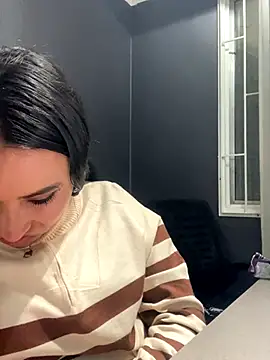 Snapshot of Venus_Rivers chatting on October 4, 2025, 1:36 am Venus Rivers online show from October 4, 2025, 1:36 am