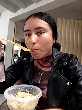 Venus Rivers online show from December 4, 2025, 1:09 pm