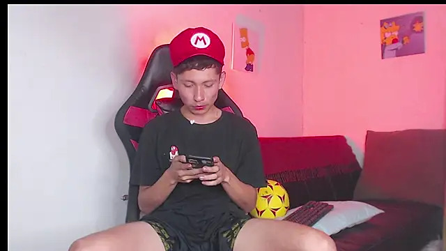 Snapshot of elfernh chatting on September 23, 2025, 10:57 pm elfernh online show from September 23, 2025, 10:57 pm