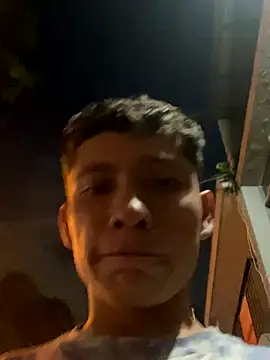 Snapshot of elfernh chatting on October 20, 2025, 11:16 pm elfernh online show from October 20, 2025, 11:16 pm